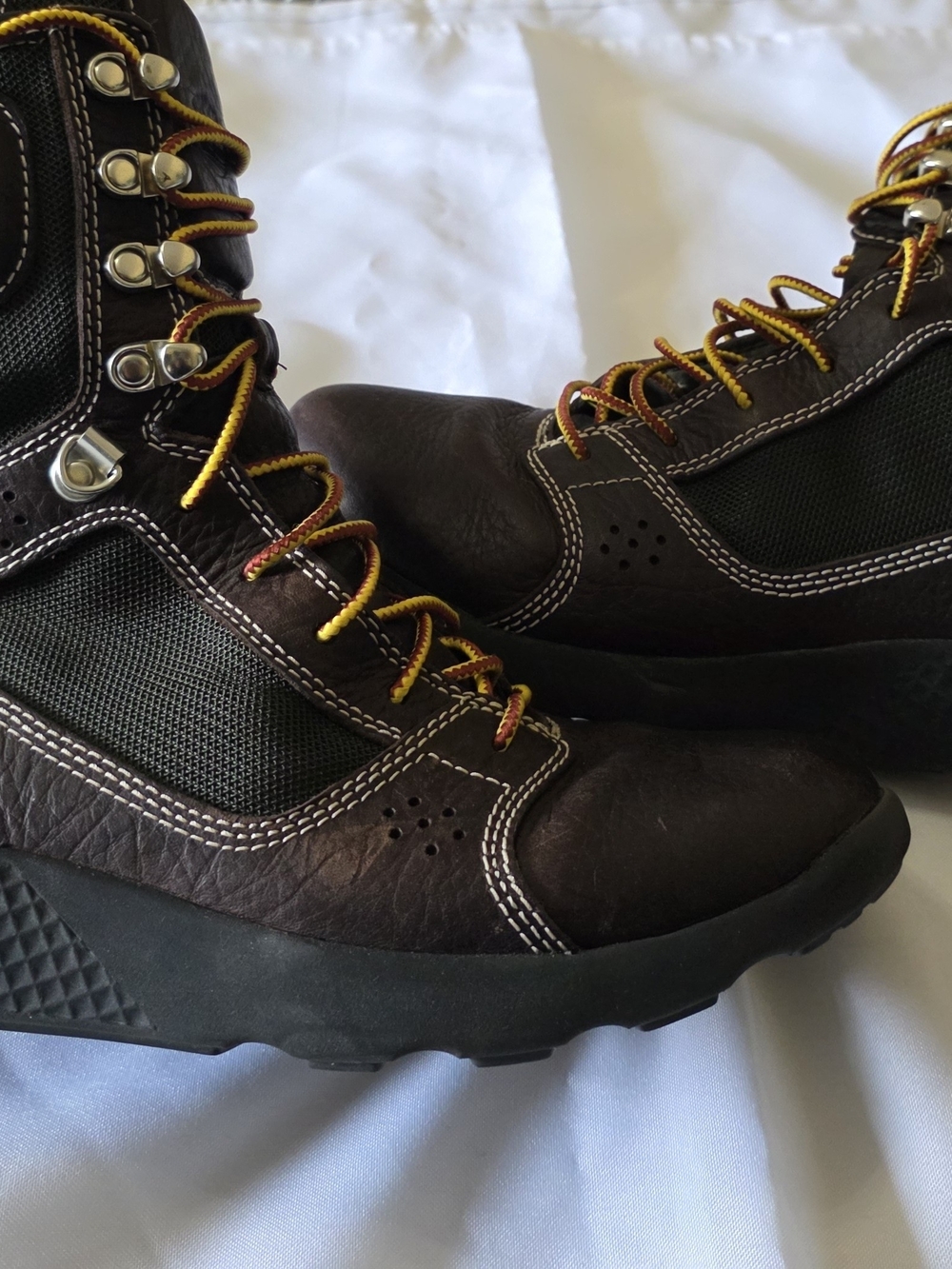 Timberland Brown Leather Hiking Boots with Yellow Accent Laces Men's Size 7.5
